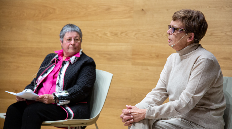 Anna Bonafont i Montserrat Vall presenten el llibre ‘Història dels estudis d’Infermeria a Vic’