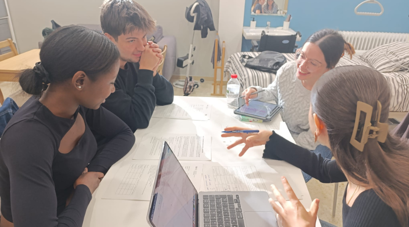 Els estudiants de Nutrició Humana i Dietètica i de Teràpia Ocupacional aborden un cas de TCA