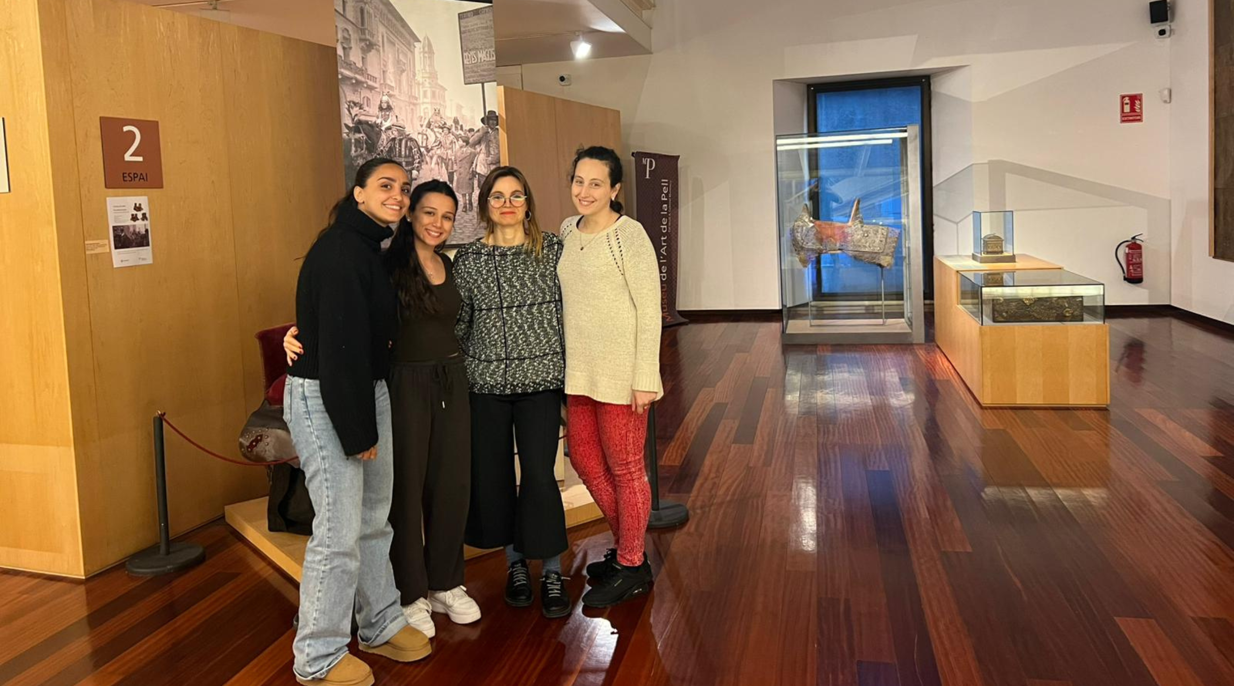 Visita de Teràpia Ocupacional al Museu d’Art de la Pell