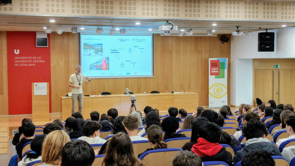 Alumnes d’Osona, el Ripollès, el Pla de l’Estany i el Maresme guanyen la 14a edició del Premi Llegim Ciència de la UVic