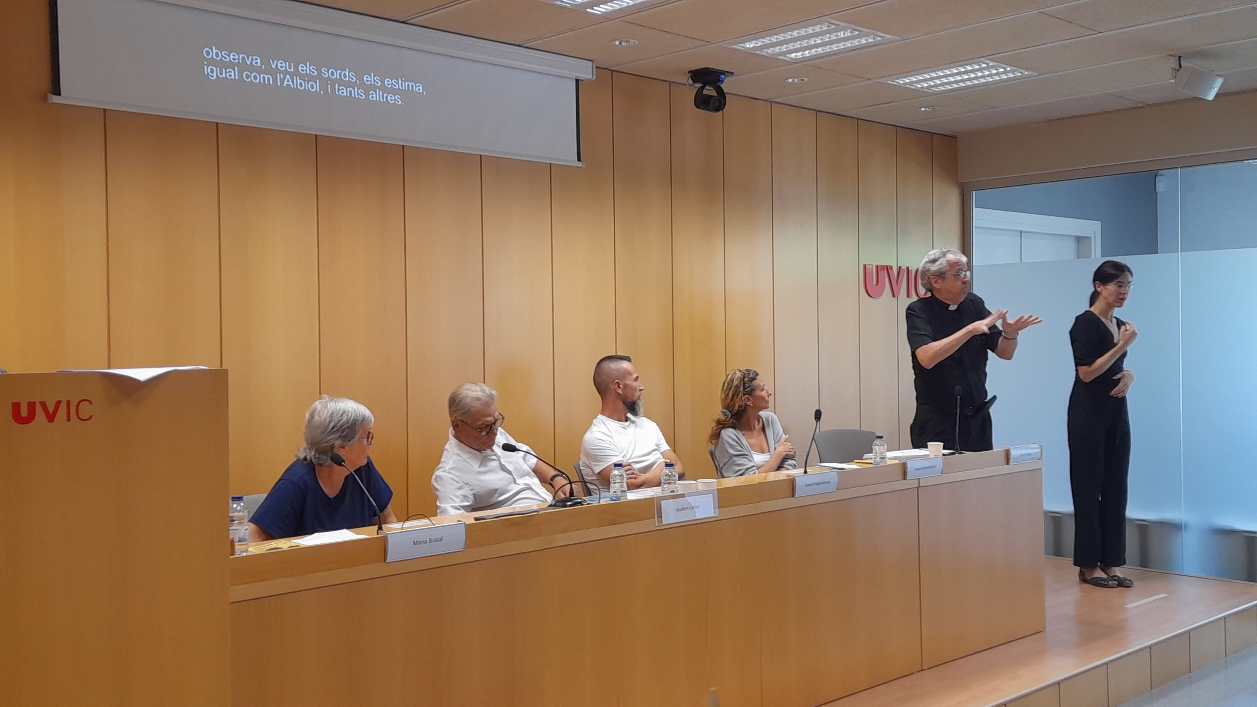 Taula rodona "Religió, educació i persones sordes" durant la Jornada Clotet 200 anys