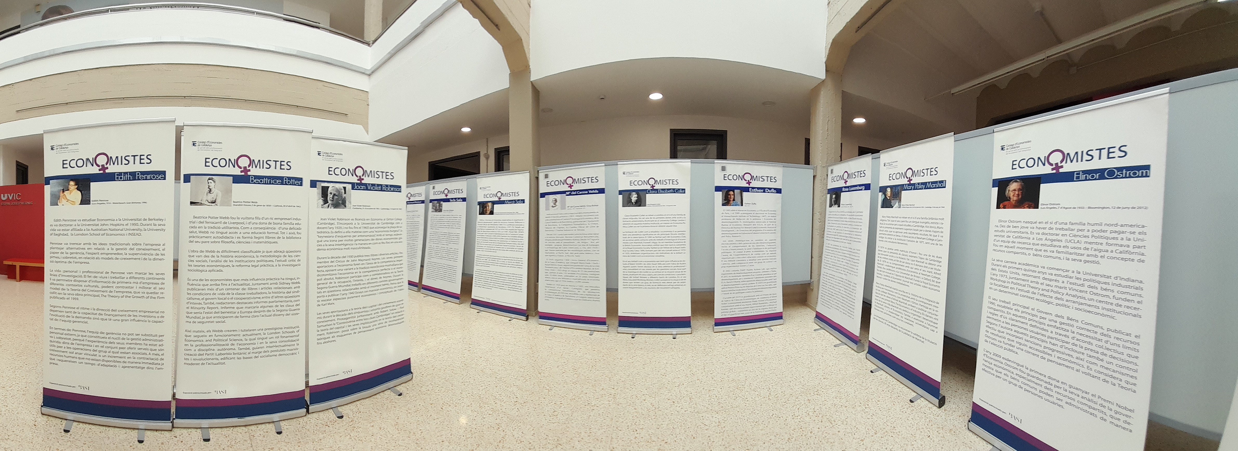 Vista de l'exposició "Dones Economistes" a l'Espai Vernis de la UVic-UCC