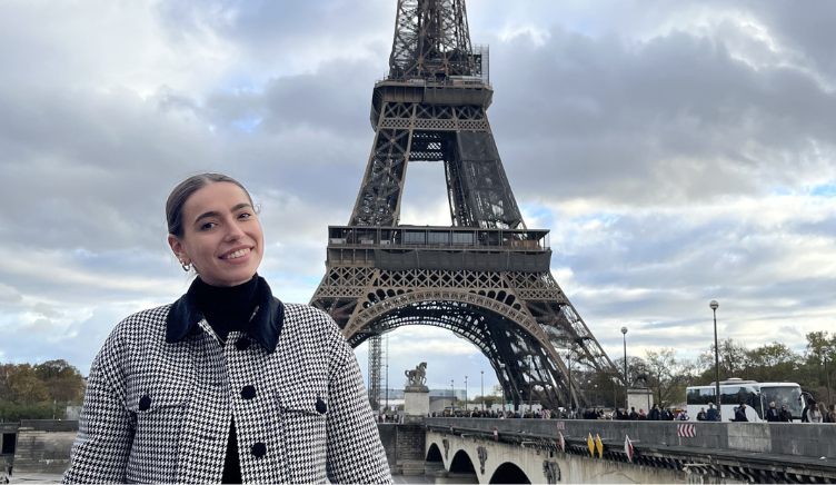 Carla Villarreal a París