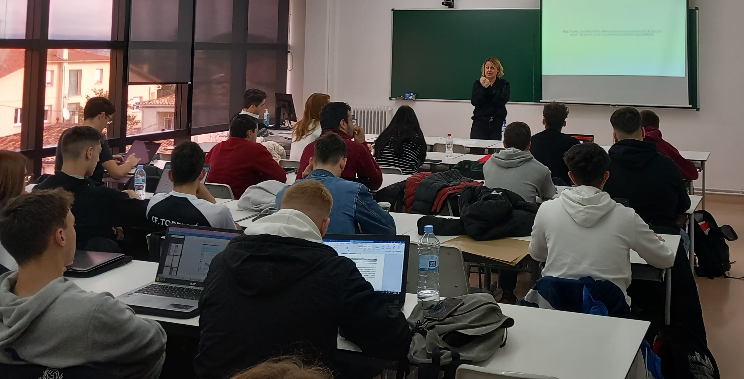 La periodista Mònica Planas a la Universitat de Vic