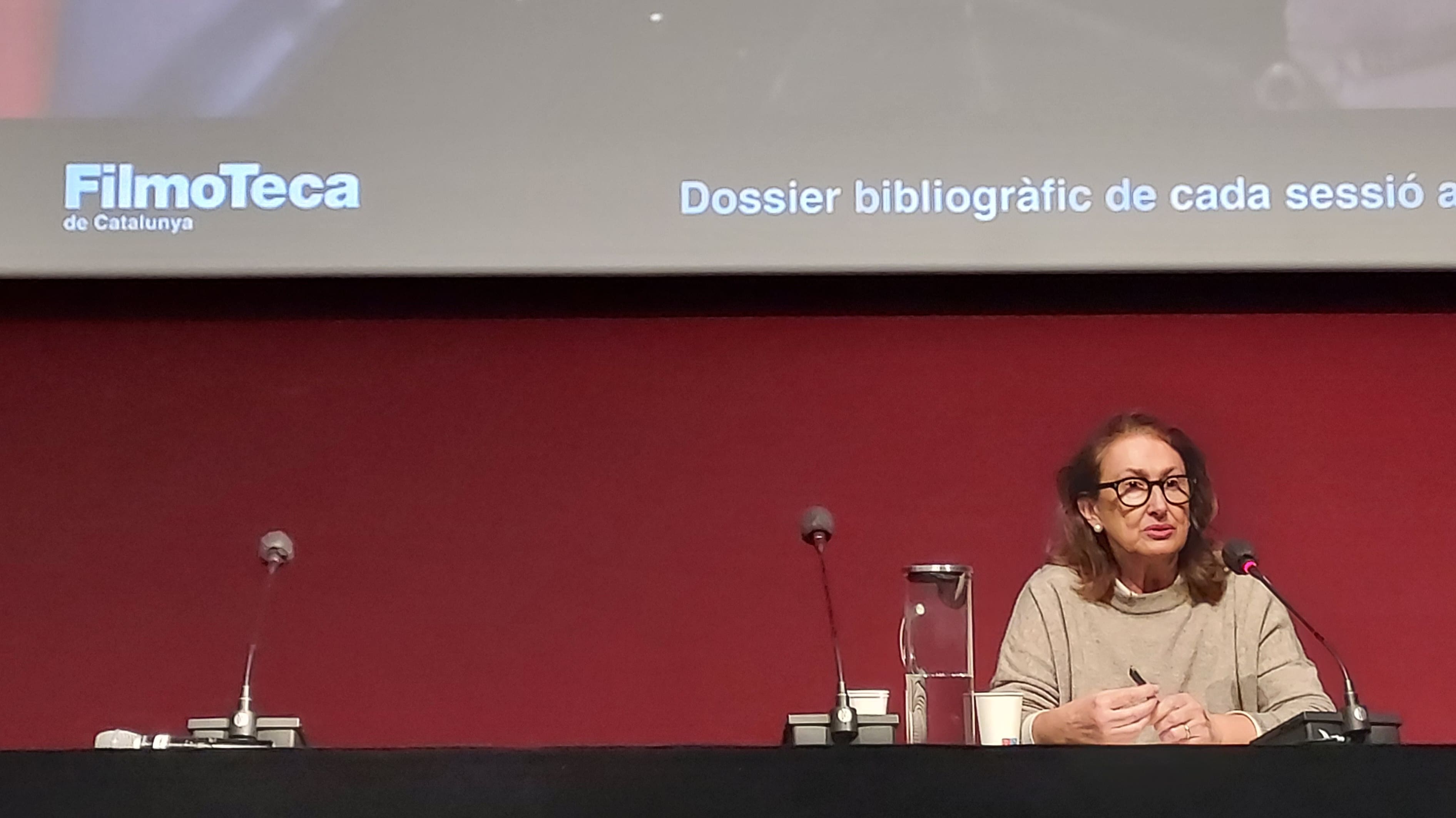La vicedegana de la FEC, Ana Palomo, en l'Aula de Cinema de la Filmoteca