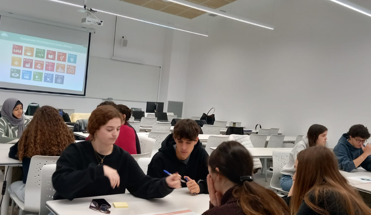 Taller de la unitat de governança per la sostenibilitat del nou grau en Global Studies