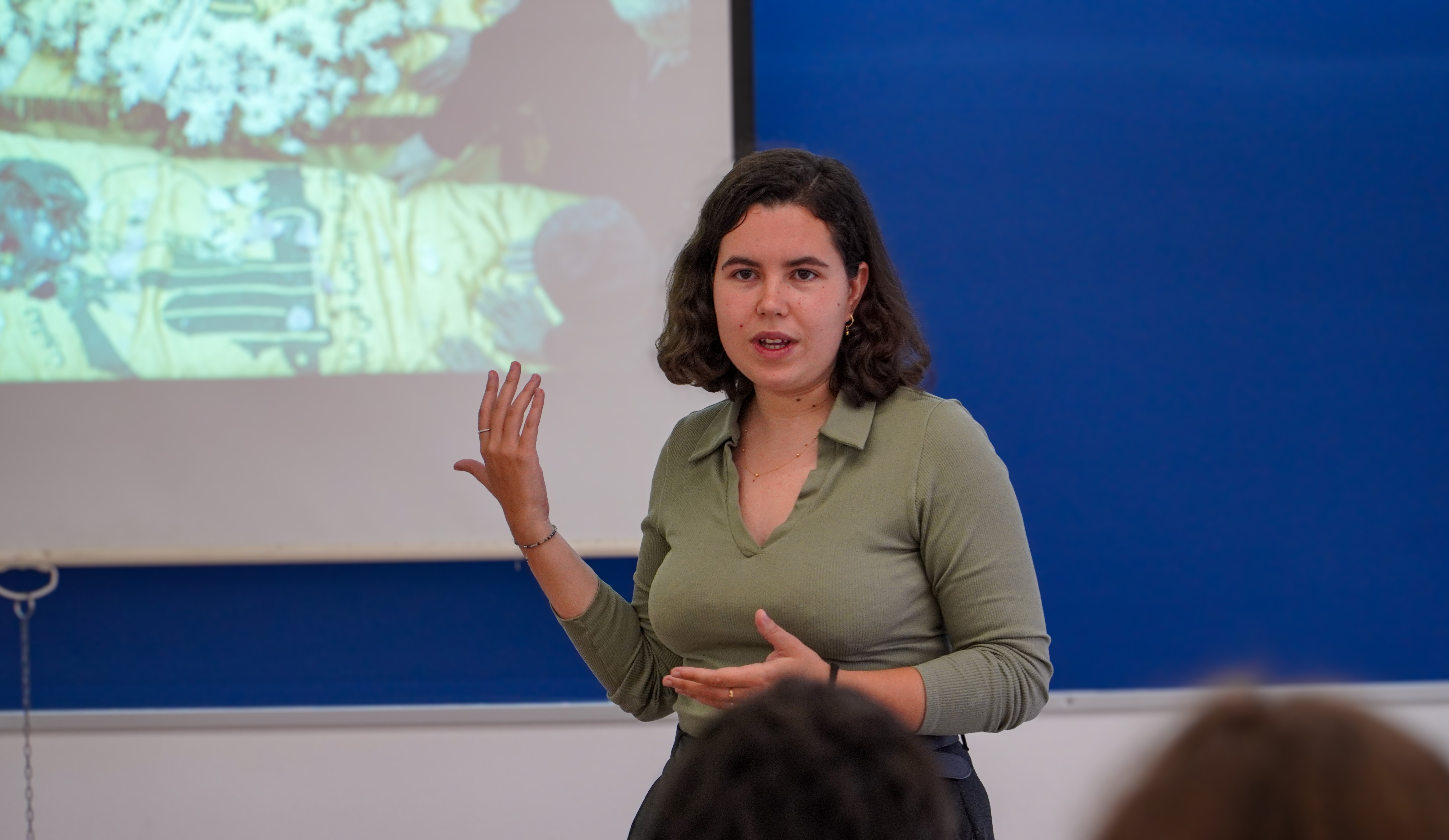 Els alumnes de la FEC descobreixen com exercir el periodisme de guerra amb Helena Pelicano