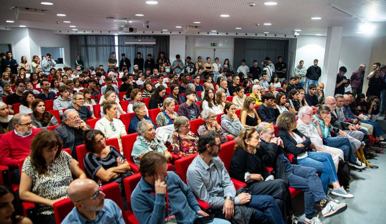Aula plena a l'Aula de Cinema de la UVic-UCC