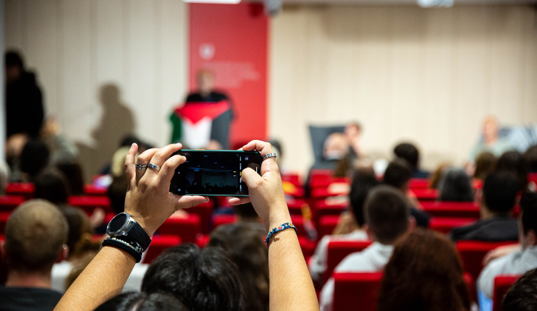 Kayed Hammad a l'Aula de Cinema de la UVic-UCC