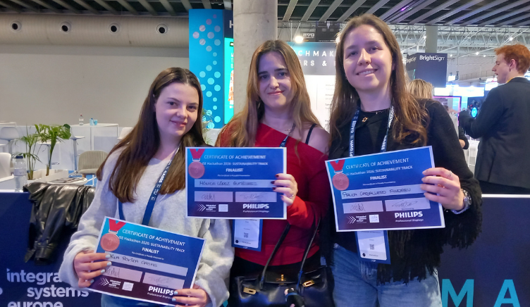 Paula Caballero, Mònica López Gutiérrez i Aina Rovira