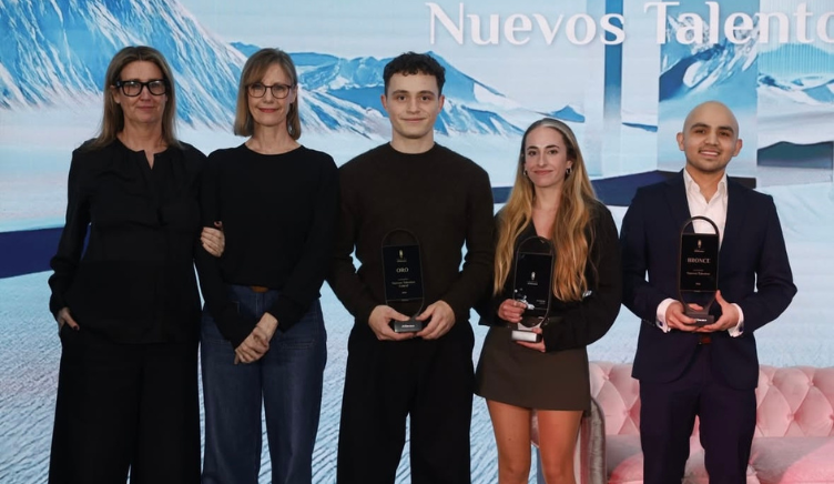 Mireia Salas, estudiant de Publicitat i  Relacions Públiques, obté el segon lloc en la categoria de Nous Talents dels Premis JC Decaux 2026