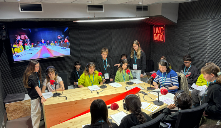 Un centenar d’alumnes participen a la FEC en la IV Jornada Canal Reporters