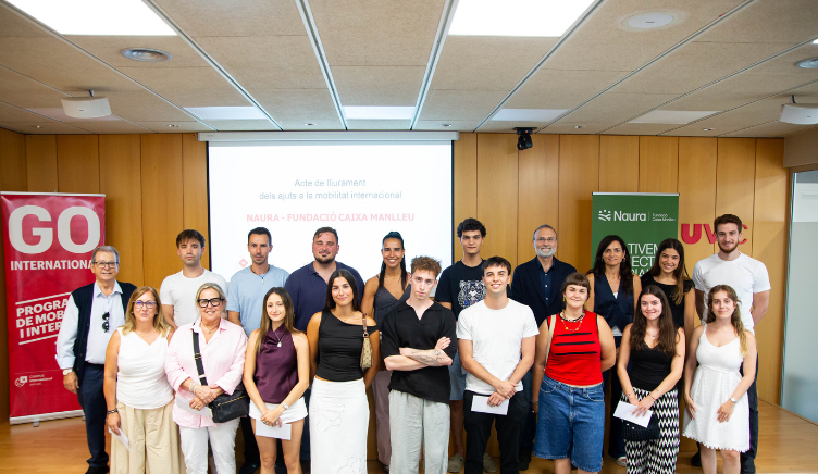 Cinc alumnes de la FEC, guardonats amb els ajuts per la mobilitat internacional de Naura Fundació Caixa Manlleu