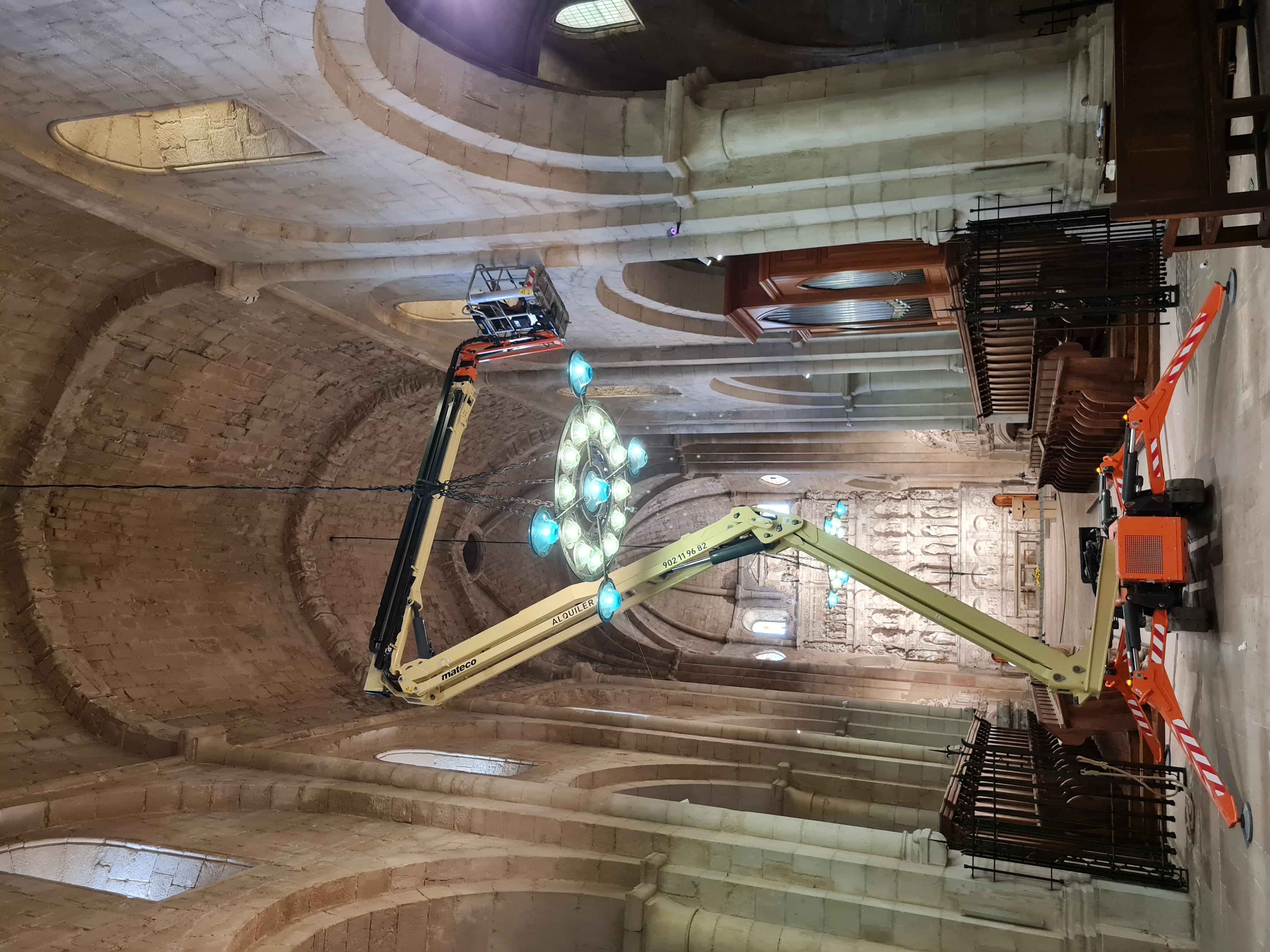 Mecamat is monitorising the movements of the Poblet Monestry Church.