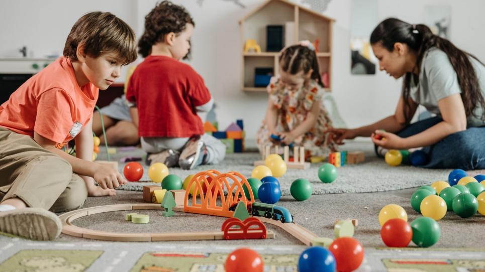 “EDUFIRST” conclou que els serveis per a la 1a infància han d’avançar cap a models més responsius, globals, comunitaris i sostenibles