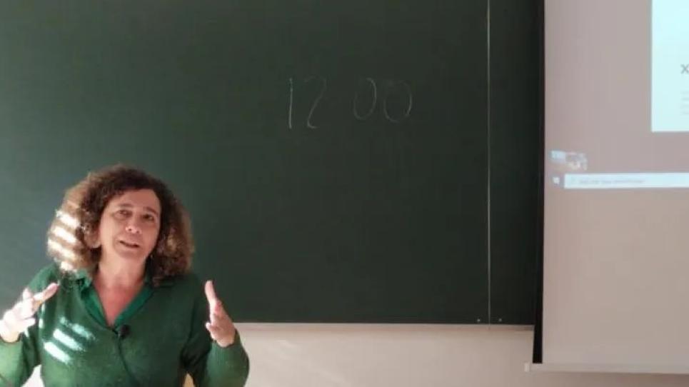 Anna Pérez-Quintana parla sobre el biaix de gènere en el món acadèmic a la Universitat Pablo Olavide de Sevilla