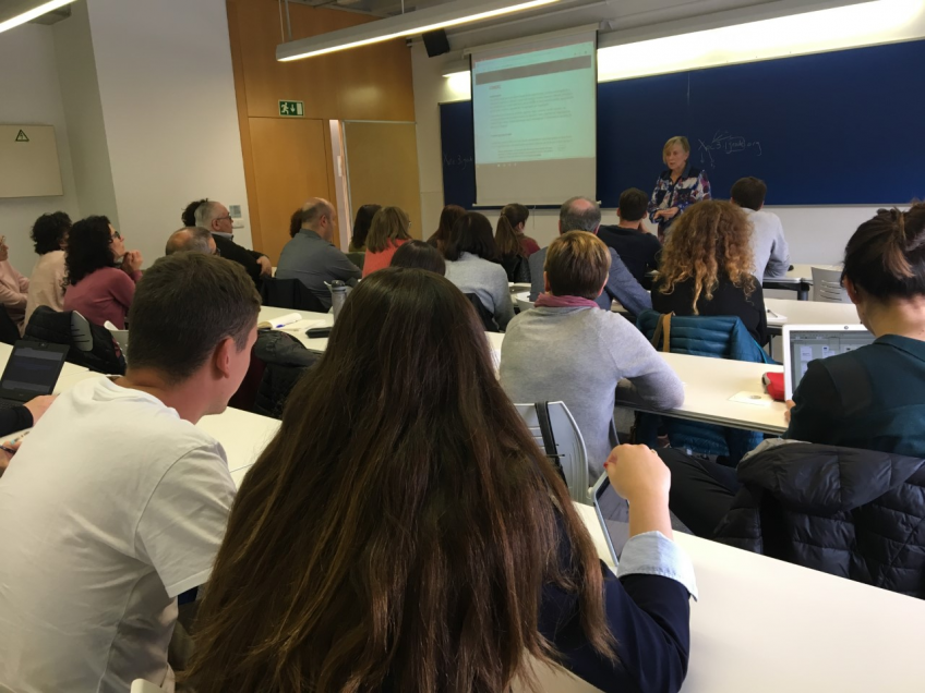 El dia 2/05/2019 la Dra. Maria Jesús Comellas va presentar  el projecte “Mentoratge sènior en Treballs Finals” a la UVic-UCC, en el marc de la sessió de treball de les TLC, amb la col·laboració del CIFE i de l’UHub de la UVic-UCC