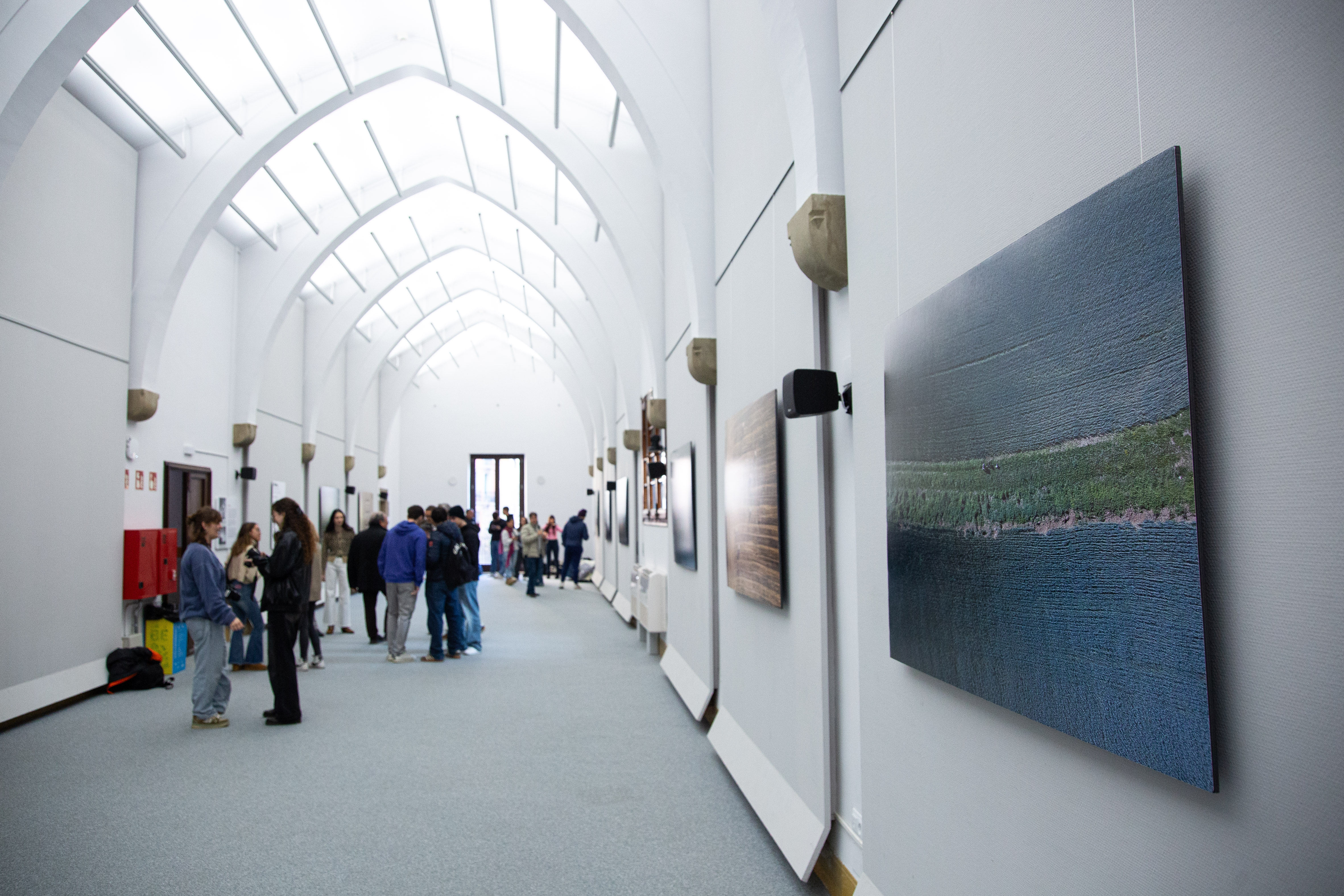 S’inaugura l’exposició “MiMa: una observació aèria de la natura” a la Sala Gòtica