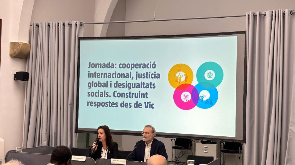 La Sala Gòtica de la UVic-UCC acull una jornada sobre cooperació i justícia global